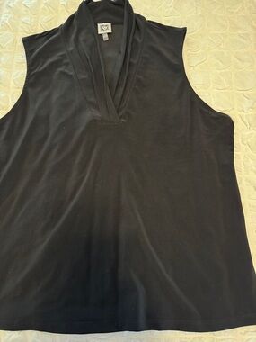 Anne Klein Black Sleeveless V-Neck Tank Top
